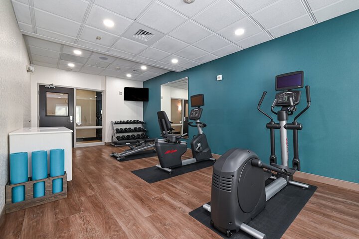 Holiday Inn Express & Suites Charlotte Southeast - Matthews by IHG