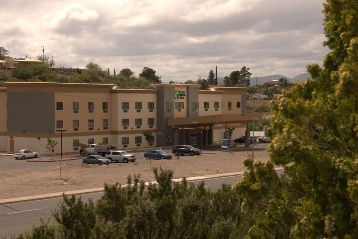 Holiday Inn Express & Suites Globe by IHG