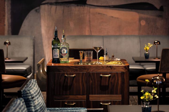 Lounge 58 of 69