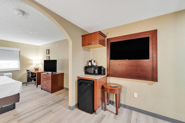 Comfort Suites Lakewood - Denver