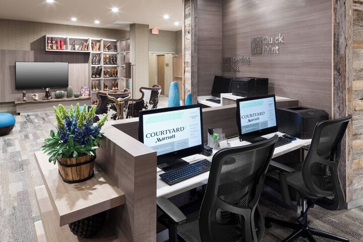 Business Center 43 of 48