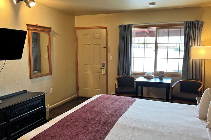 Room 32 of 45
