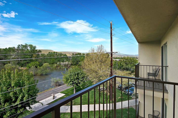 Oxford Suites Yakima