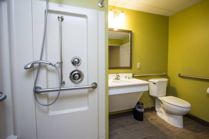 Cedar Points Express Hotel
