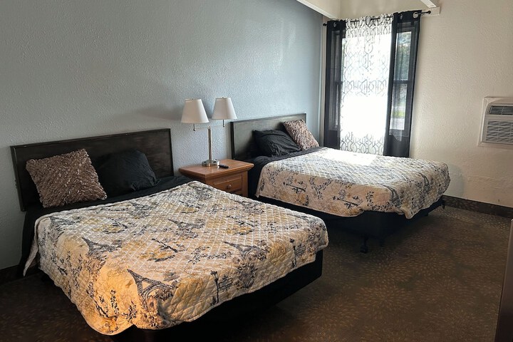 Room 6 of 7