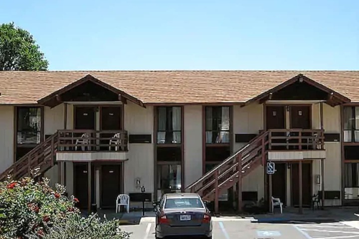 Hotel 4 of 21