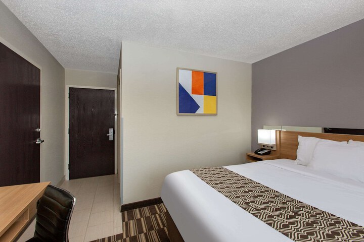 Room 19 of 53