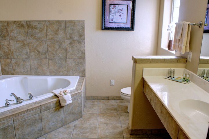Blue Mountain Inn & Suites