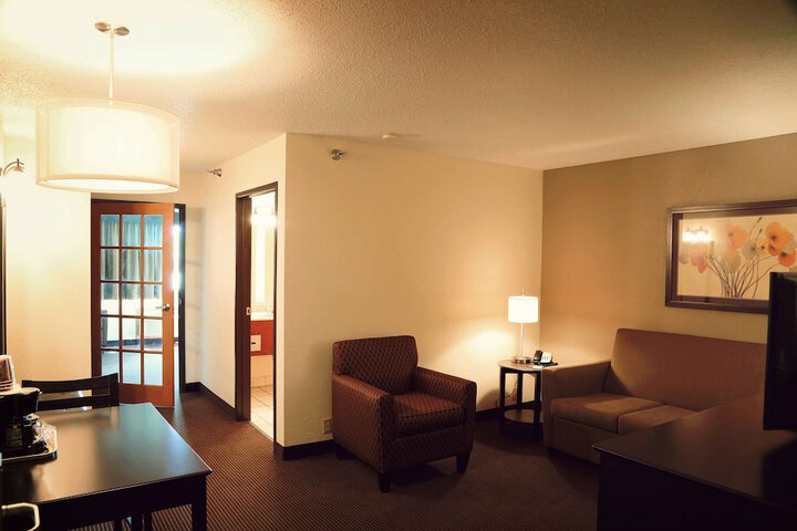 Room 10 of 24