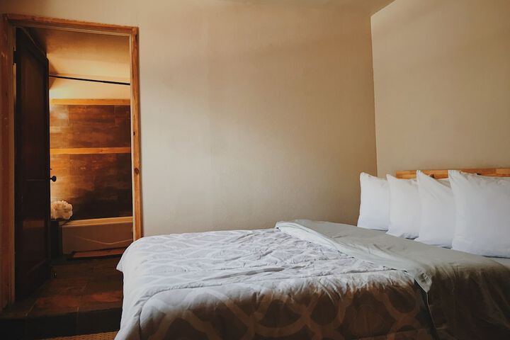 Room 33 of 68