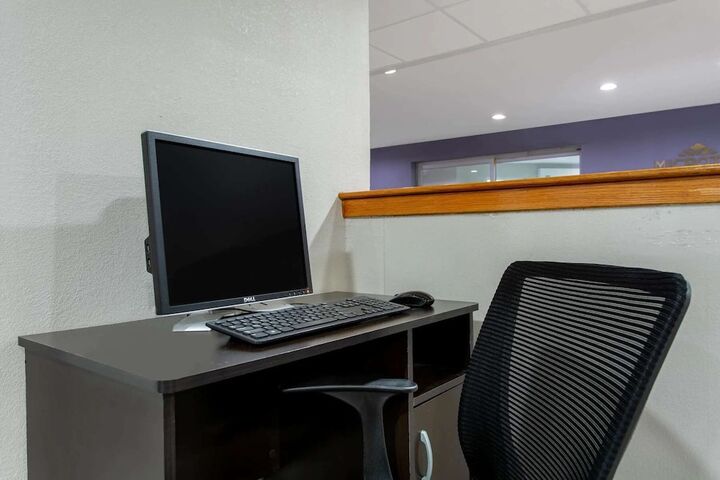 Business Center 20 of 21