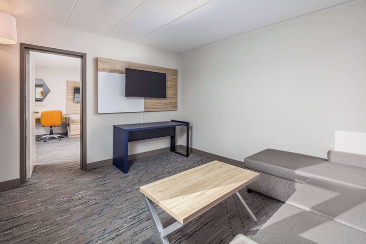Room 14 of 53