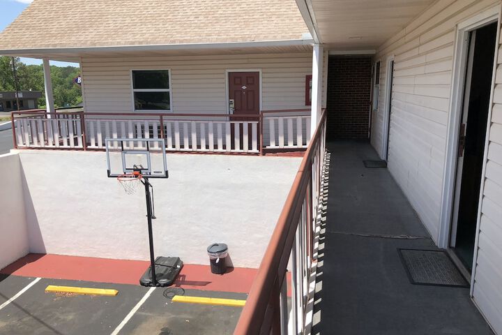 Budget Inn