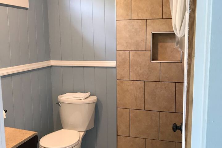 Room 28 of 65