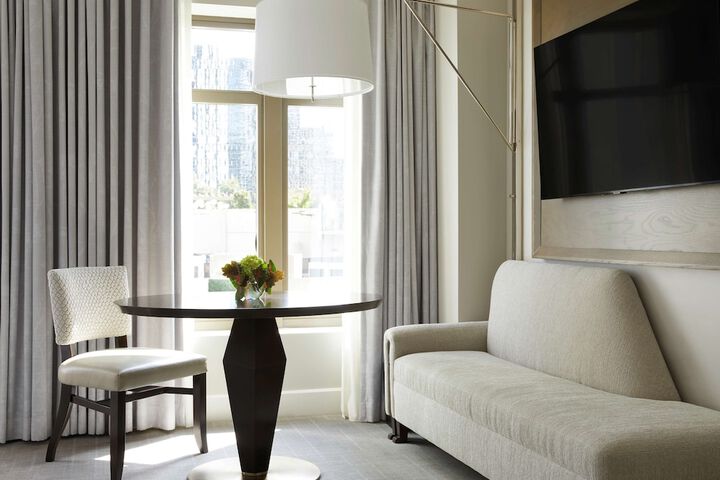 Room 32 of 126