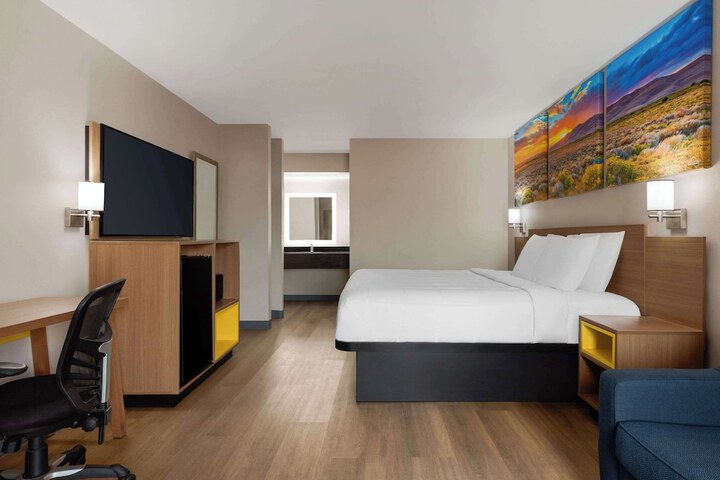 Room 22 of 30
