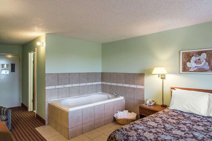 Room 14 of 29