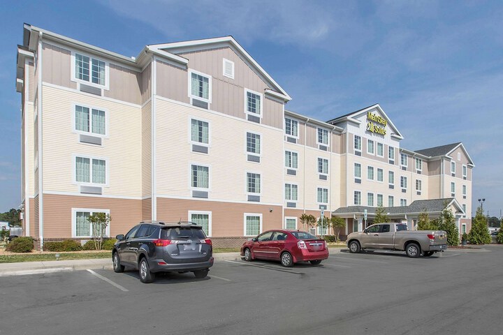 Hotel 2 of 71