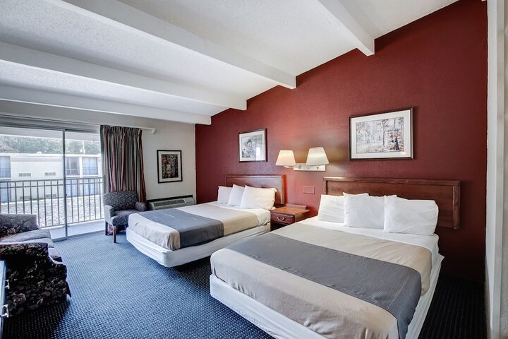 Room 13 of 23