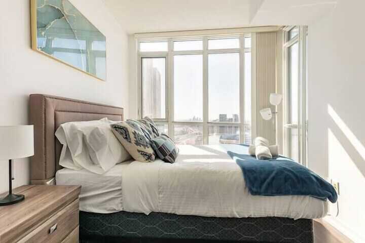 Room 6 of 13