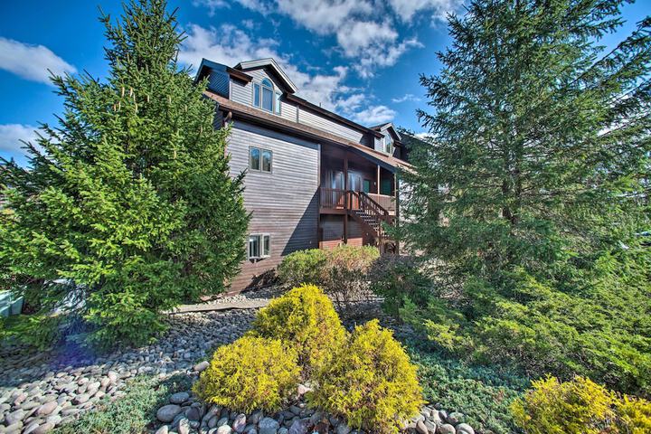 Hunter Mountain Ski Retreat - Steps to Lift!