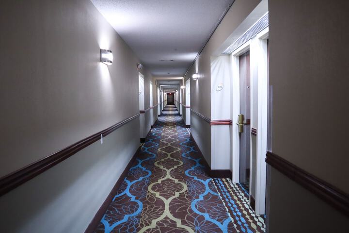 Ballroom/Hall 11 of 13