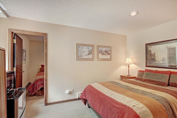 Room 13 of 23