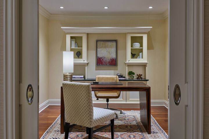 Room 33 of 110