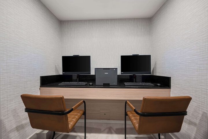 Business Center 40 of 40