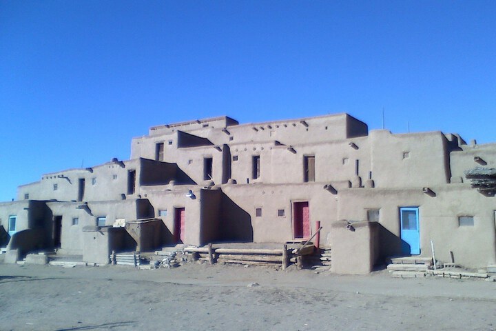 Sagebrush Inn & Suites