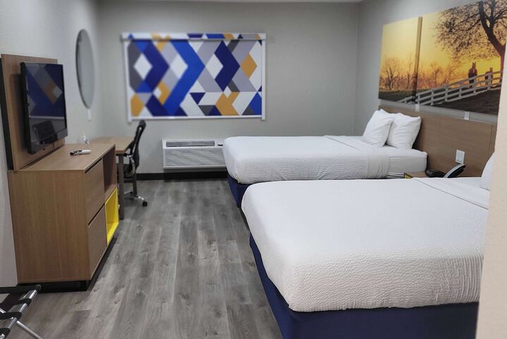 Room 15 of 33