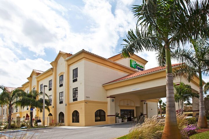 Hotel 4 of 35