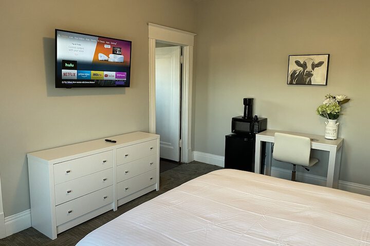 Room 10 of 34