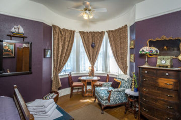 Joshua Inn Bed & Breakfast