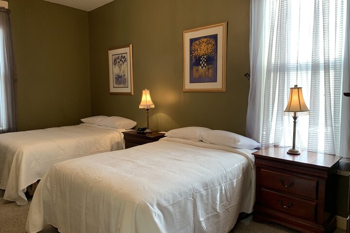 Room 10 of 35