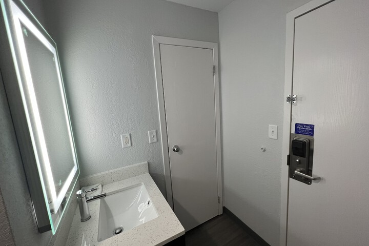 Room 22 of 28