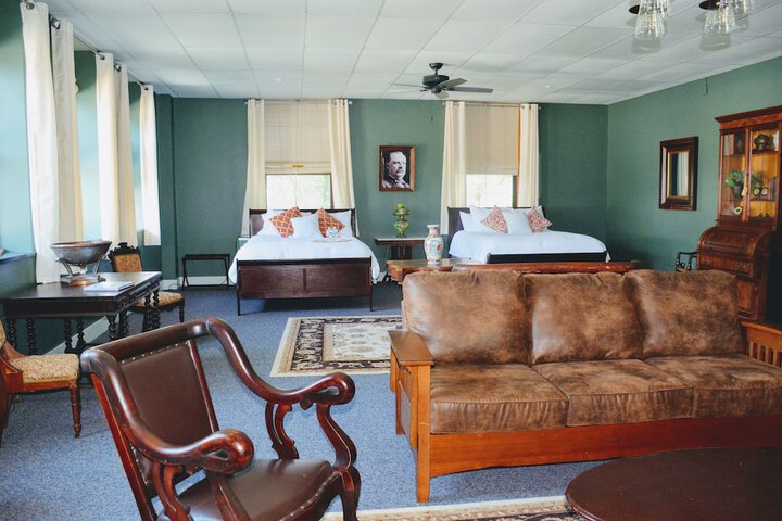 Room 18 of 37