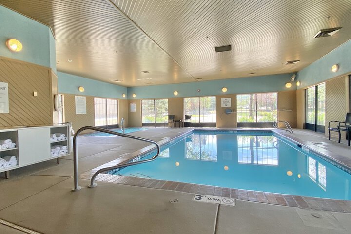 Pool 10 of 33