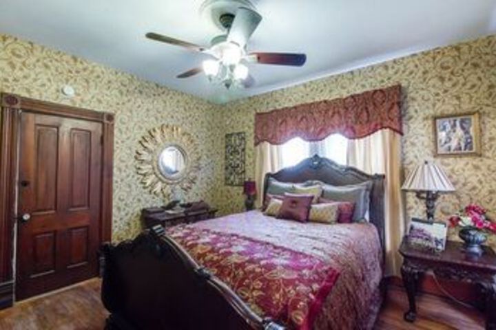 Noble House Inn