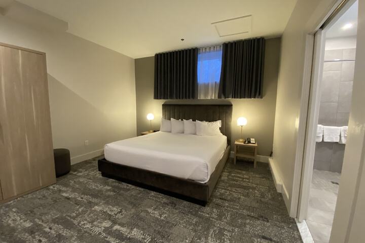 Room 44 of 87
