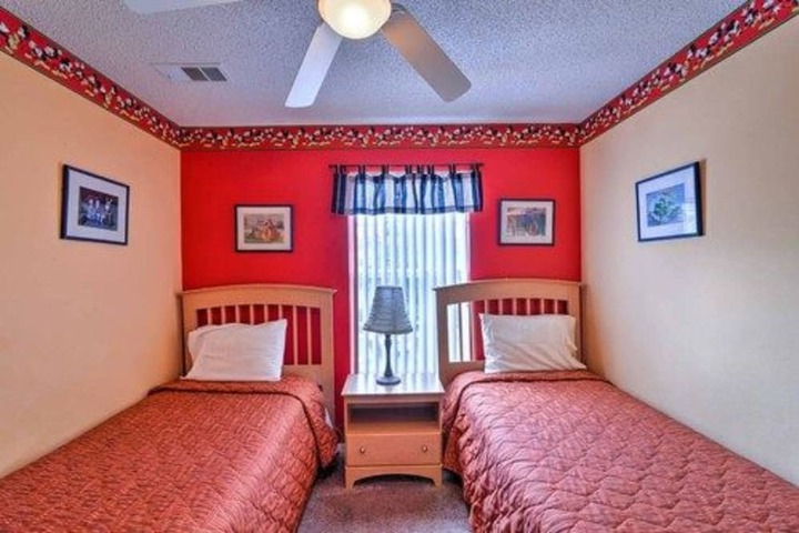 Room 9 of 27
