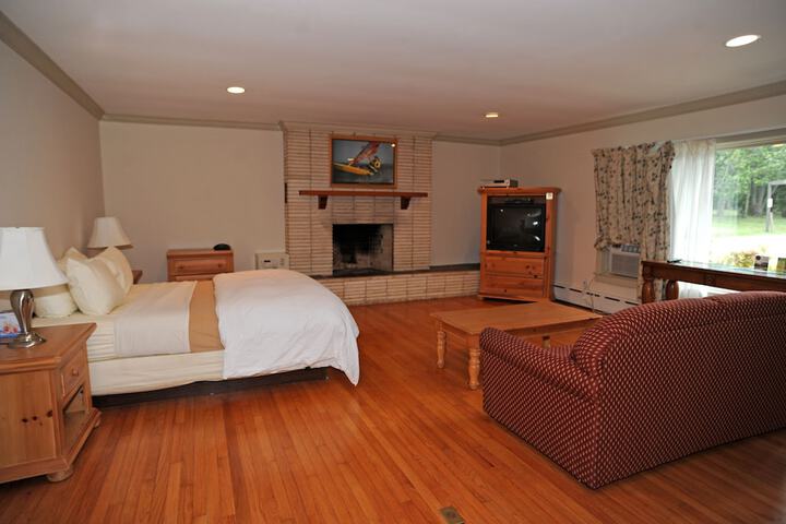 Room 18 of 33