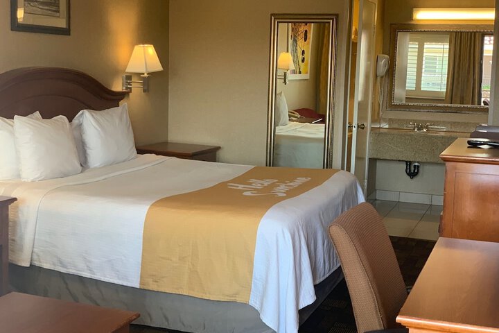 Room 21 of 21
