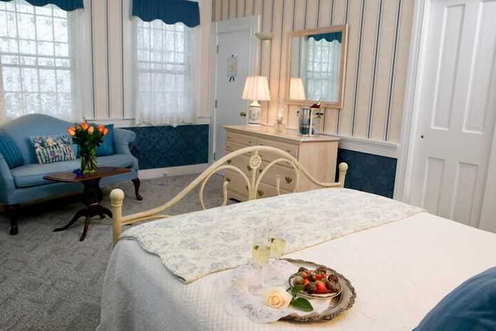 Room 4 of 24