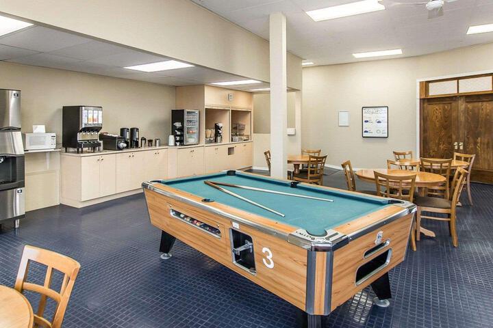 Econo Lodge New Liskeard ON