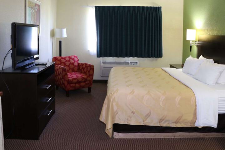 Room 12 of 32