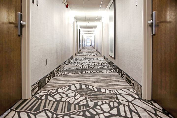 Ballroom/Hall 105 of 109