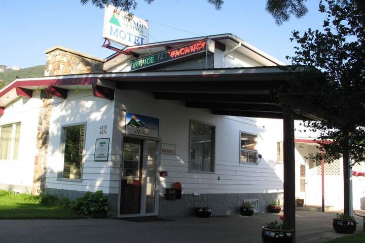 Mountain Springs Motel