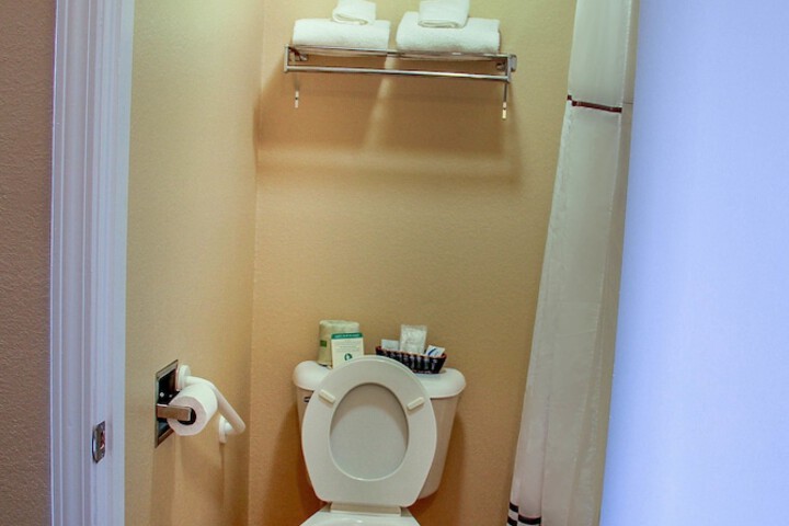 Relax Inn & Suites