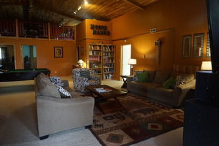 Fairbanks Moose Manor B & B